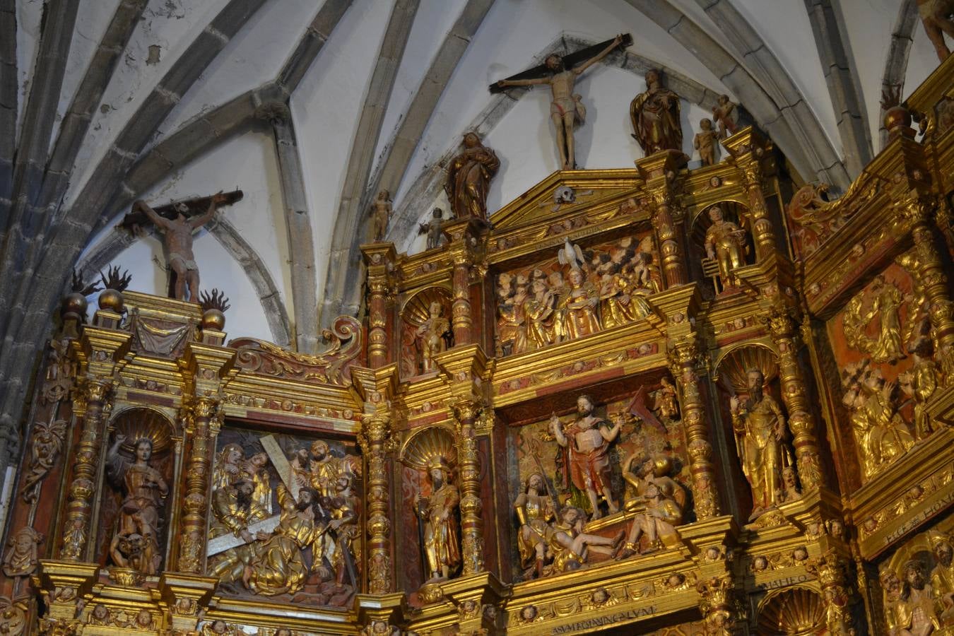 Vista parcial del retablo.