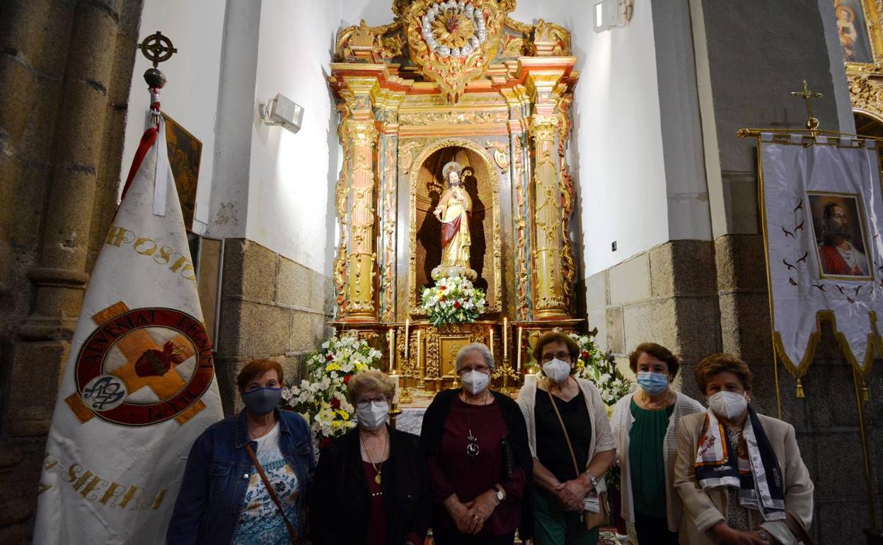 Las celadoras vuelven a preparar al Corazón de Jesús