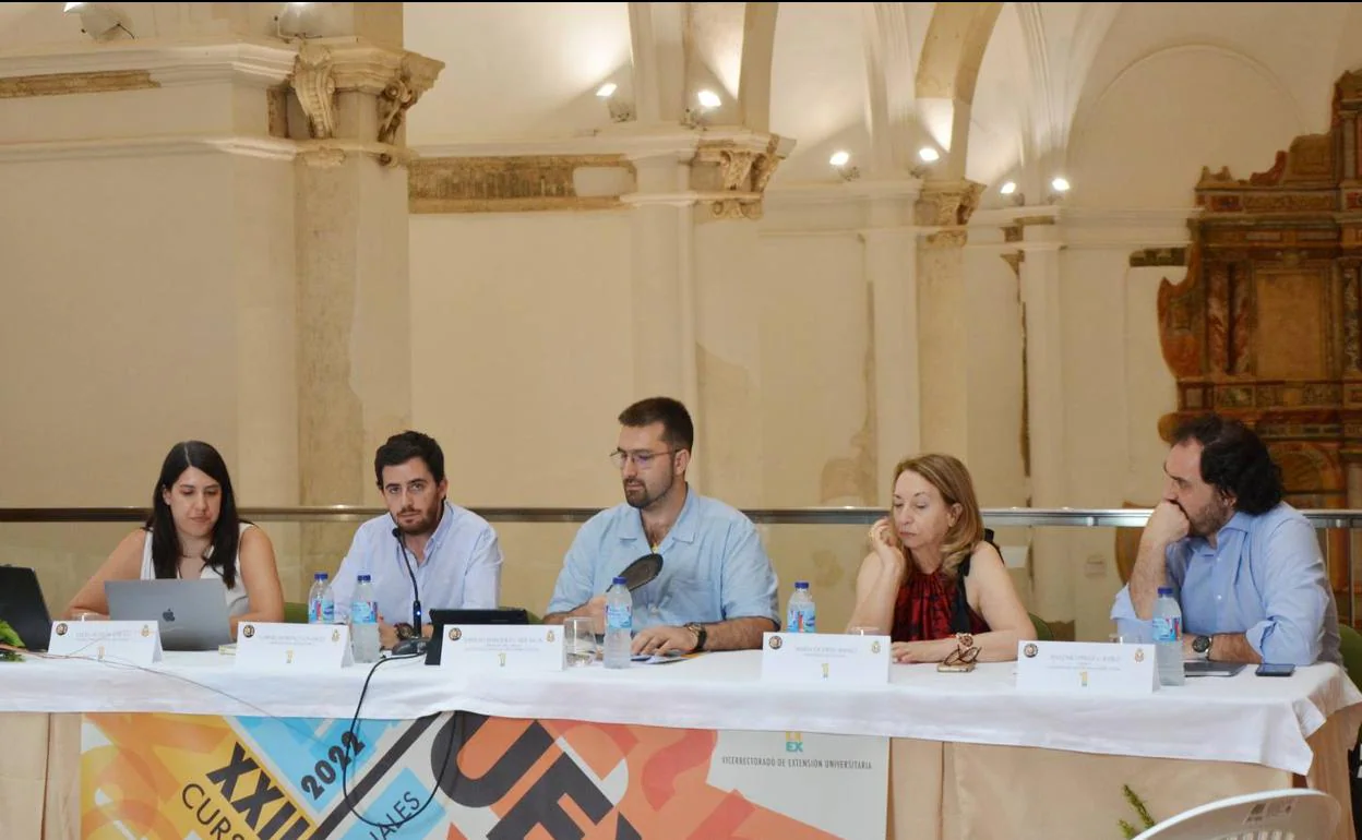 De izquierda a derecha, Lucía Ortíz de Zárate, Gabriel Moreno, Alberto Márquez, María de Deus Manso y Antonio Pérez-Calero, ponentes de la jornada 