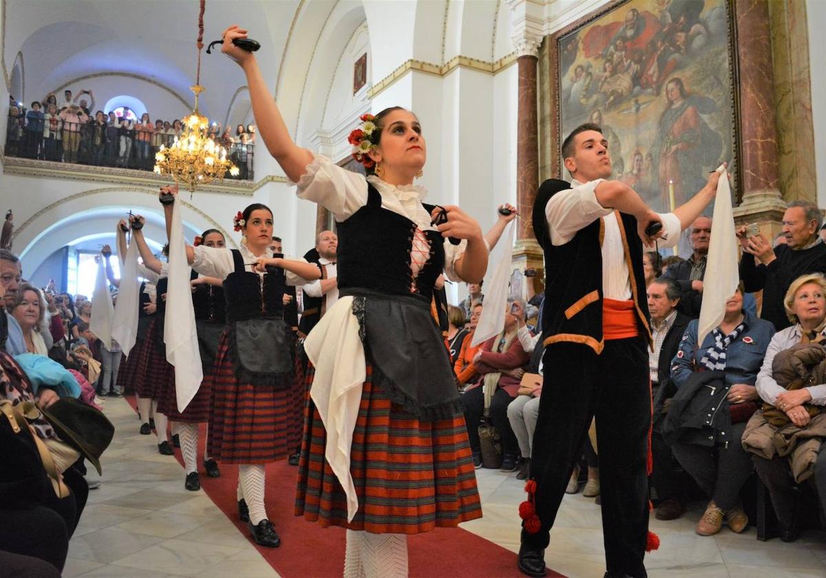 Los Jateros piden acciones a la Federación Extremeña de Folklore y exigen una disculpa a El Redoble por los cambios en el Fandango de la Virgen