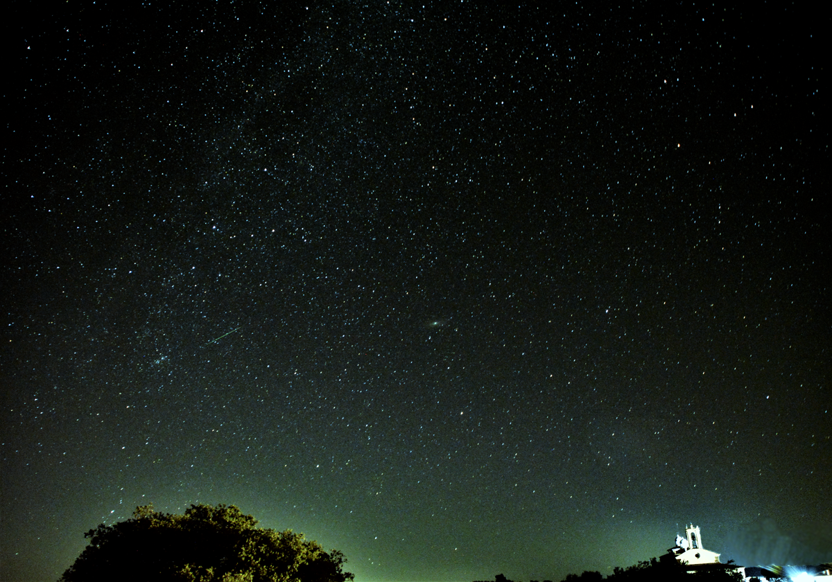 Cientos de cazadores de estrellas en busca de Perseidas en Fregenal