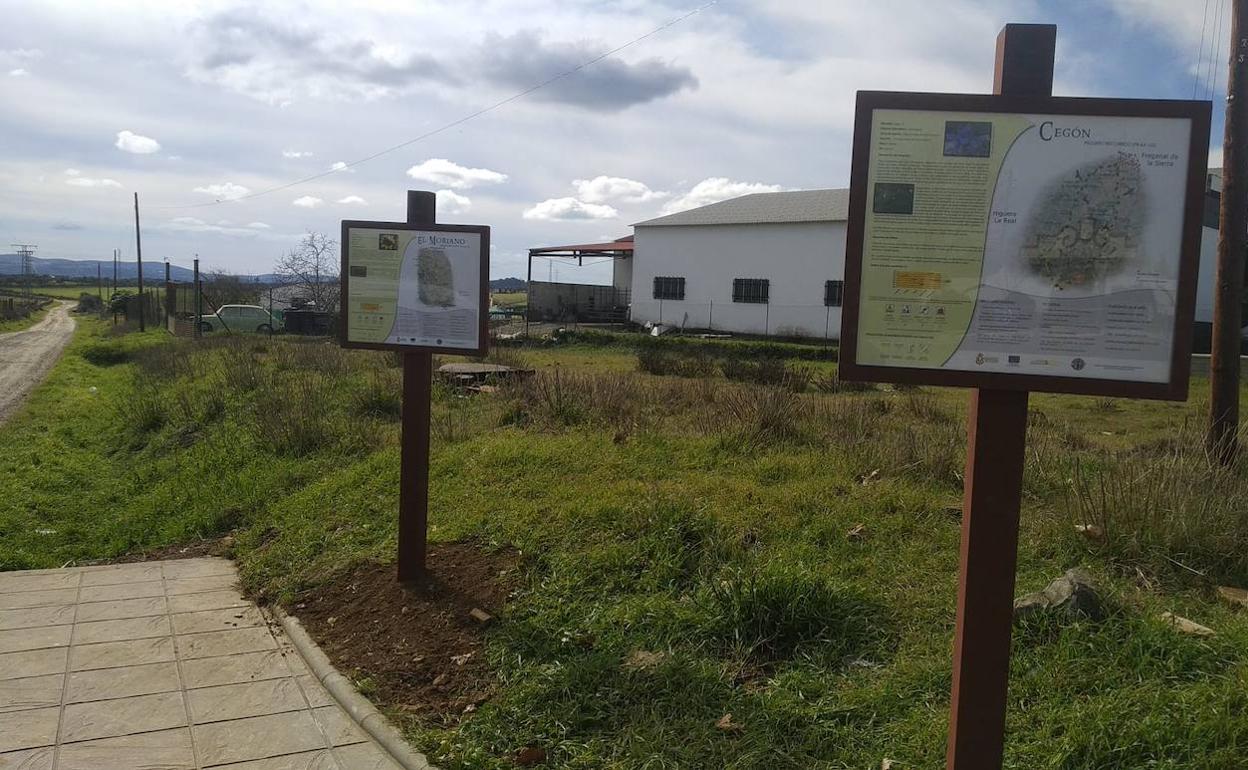 El Ayuntamiento sustituye los paneles de senderos y repinta las rutas