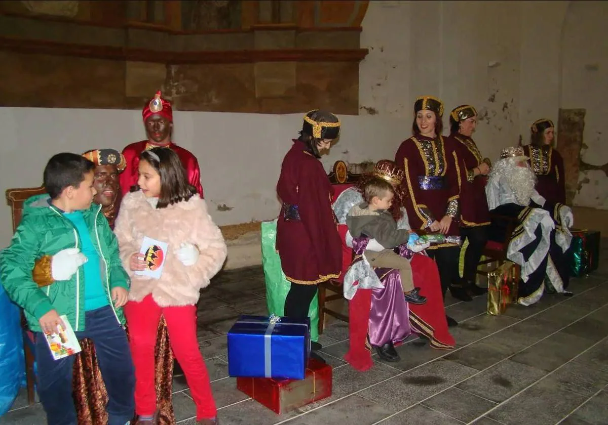 Fotografía de archivo. Recogida de cartas de los Reyes Magos en Fregenal.
