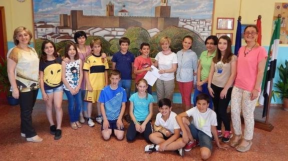 Alumnos del Junior Emprende del CEIP San Francisco de Asís despiden el curso de forma solidaria