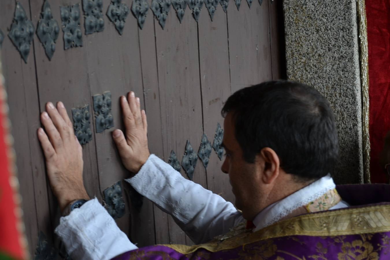 Rito solemne de clausura de la Puerta Santa