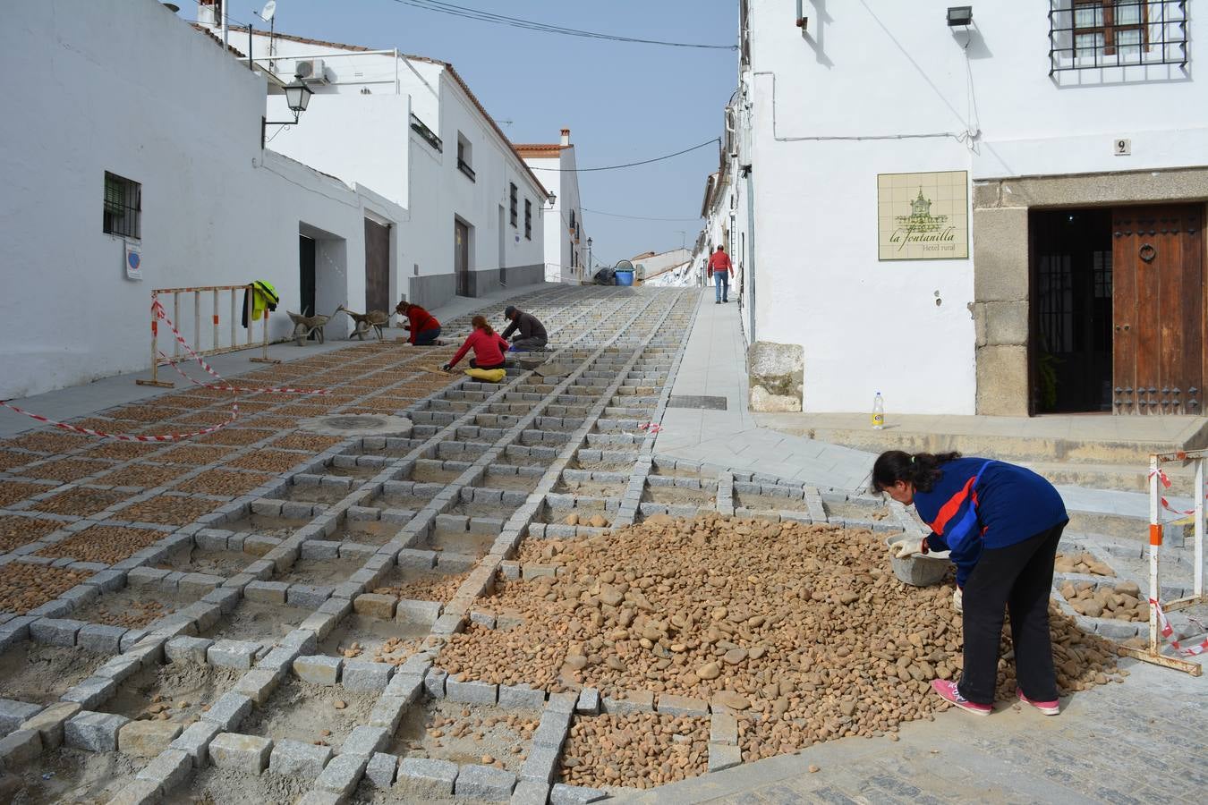Reparaciones de pavimento en la calle Bazán. 
