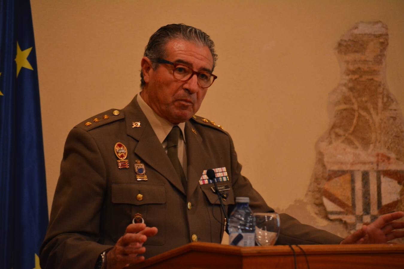 El Coronel Freixinet Imbroda durante su intervención en Fregenal de la Sierra. JUAN IGNACIO MÁRQUEZ