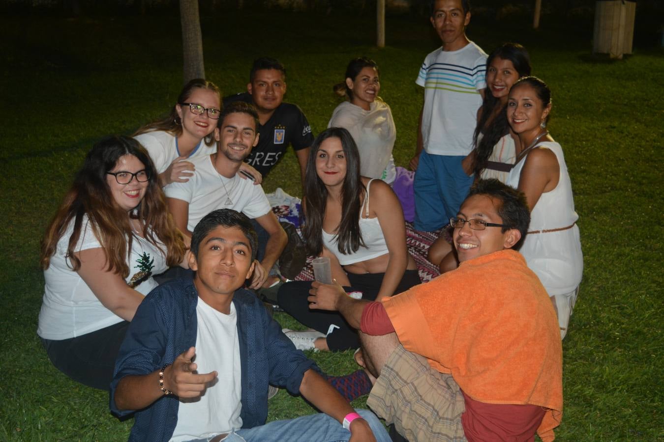 Fiesta hawaiana y evento latino en el fin de semana frexnense