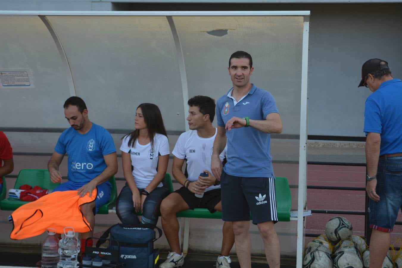 Mau Díaz se presenta con su nueva plantilla y equipo técnico