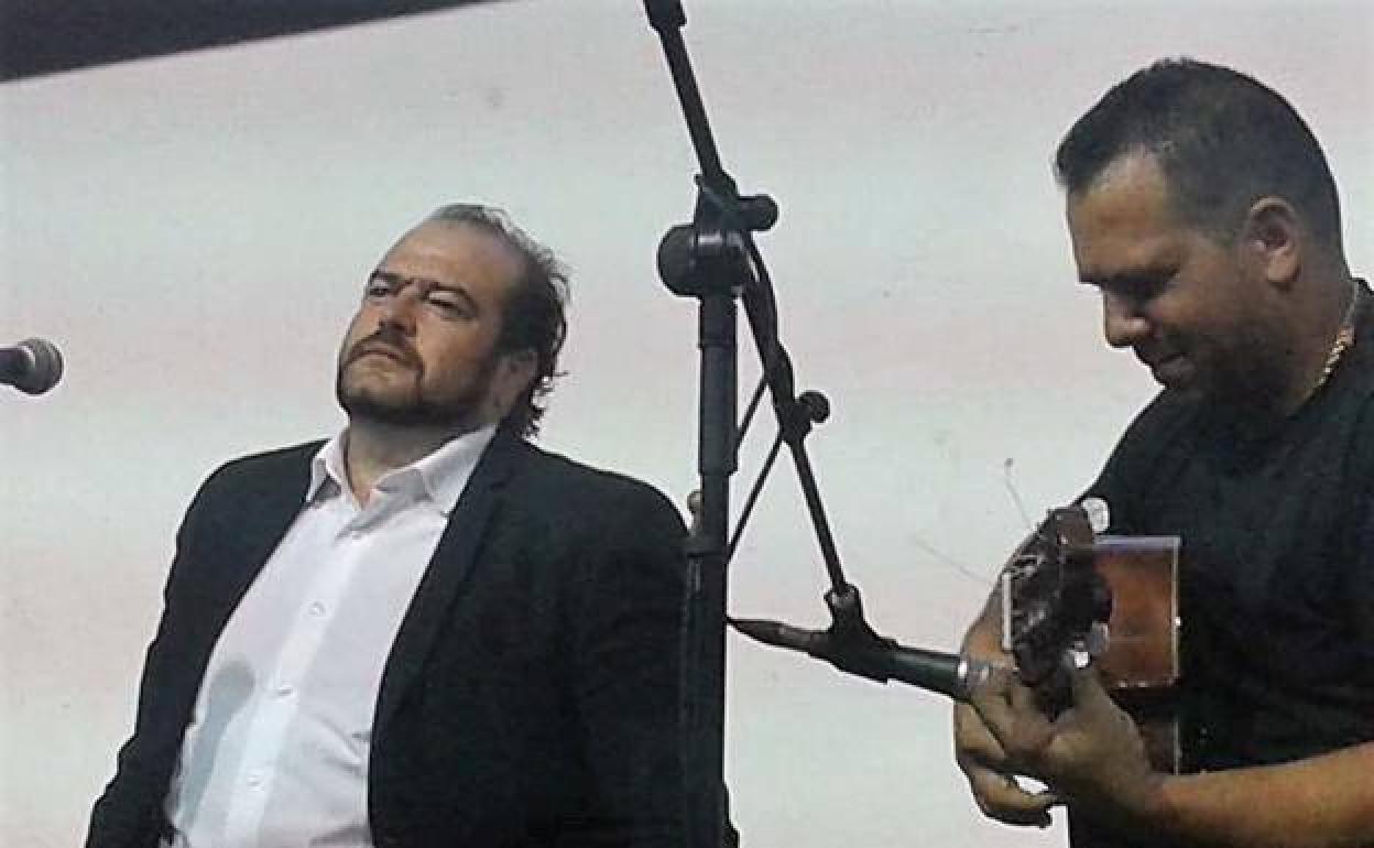 Miguel de Tena, que actúa esta noche en Fuente de Cantos 