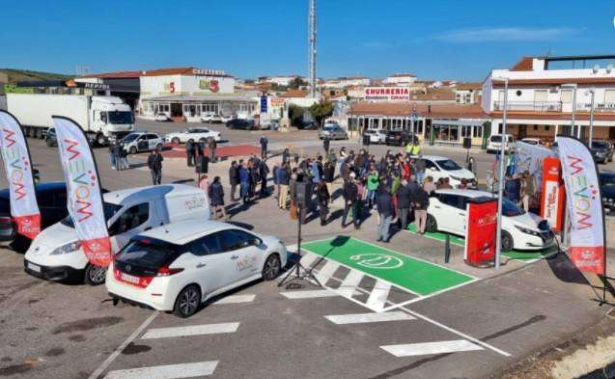 Inauguración de la primera electrolinera 