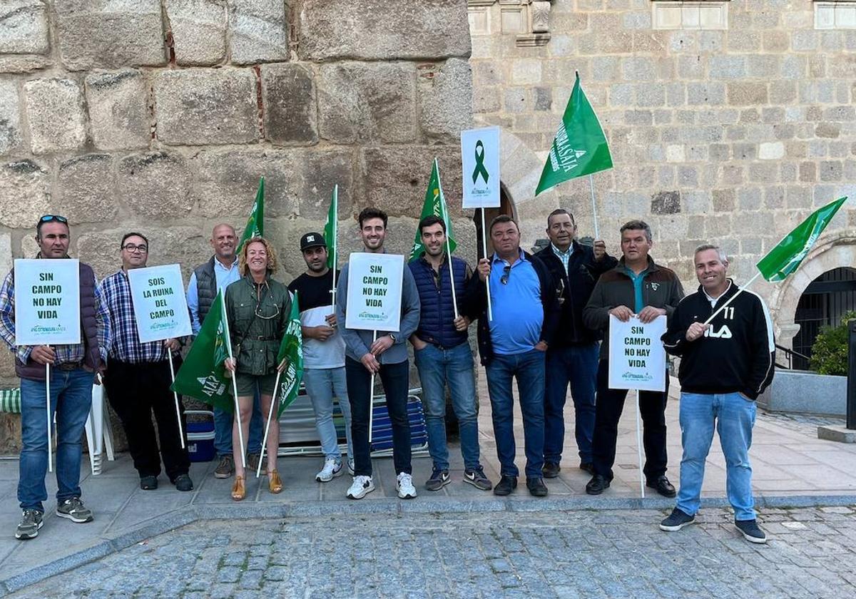 Agricultores a las puertas de Presidencia de la Junta