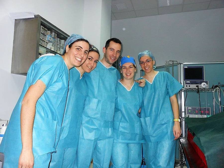 "Operamos una media de 20 pacientes al día, todas personas sin recursos para pagarse la intervención"
