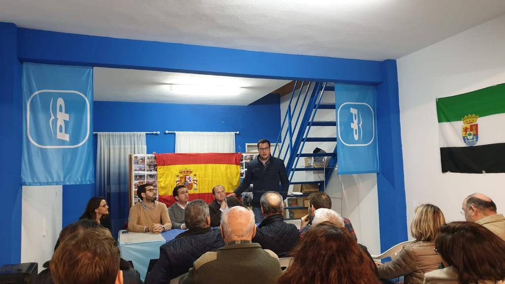 El presidente de la Junta Gestora del PP de Guareña, Miguel Ángel Nieto, en un momento de su intervención.