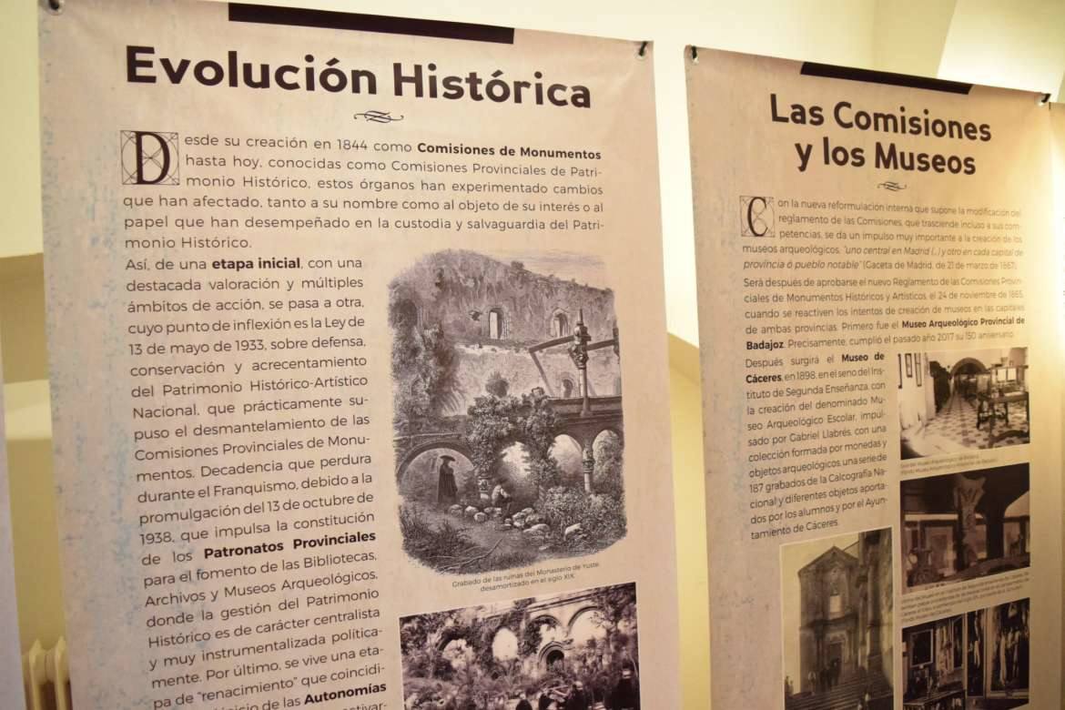 Paneles de la exposición.