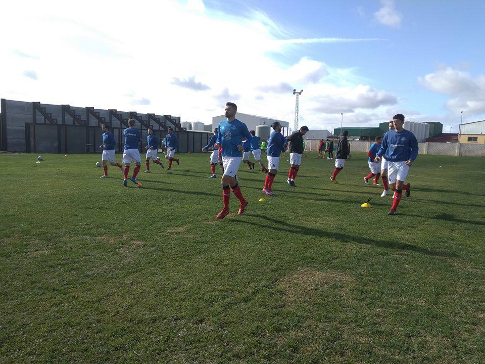 Entrenamiento del equipo previo al partido.