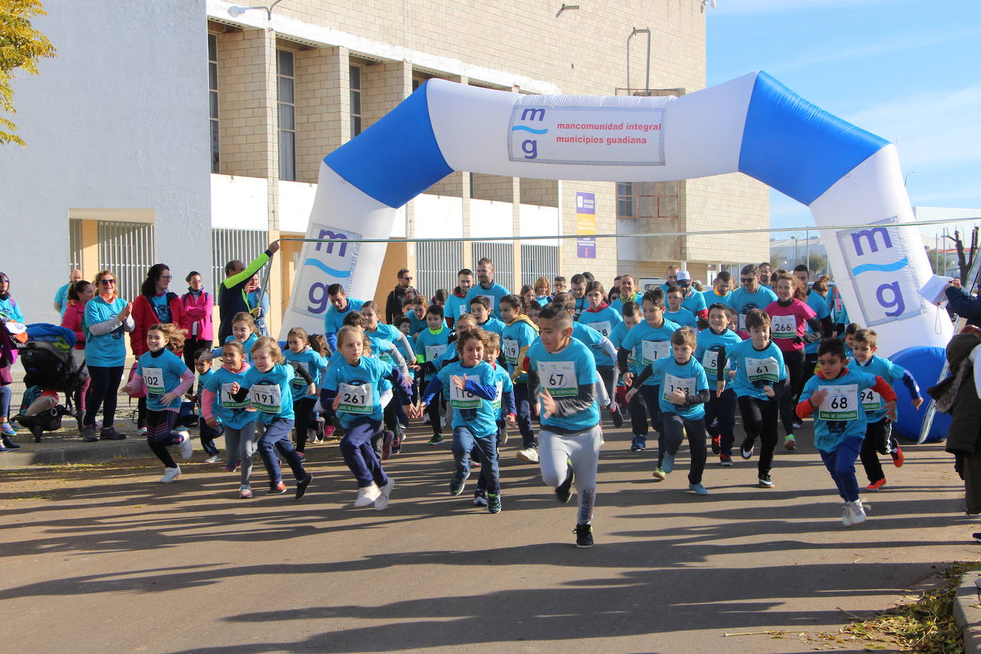Foto de archivo del momento de la salida de la Carrera en Familia.