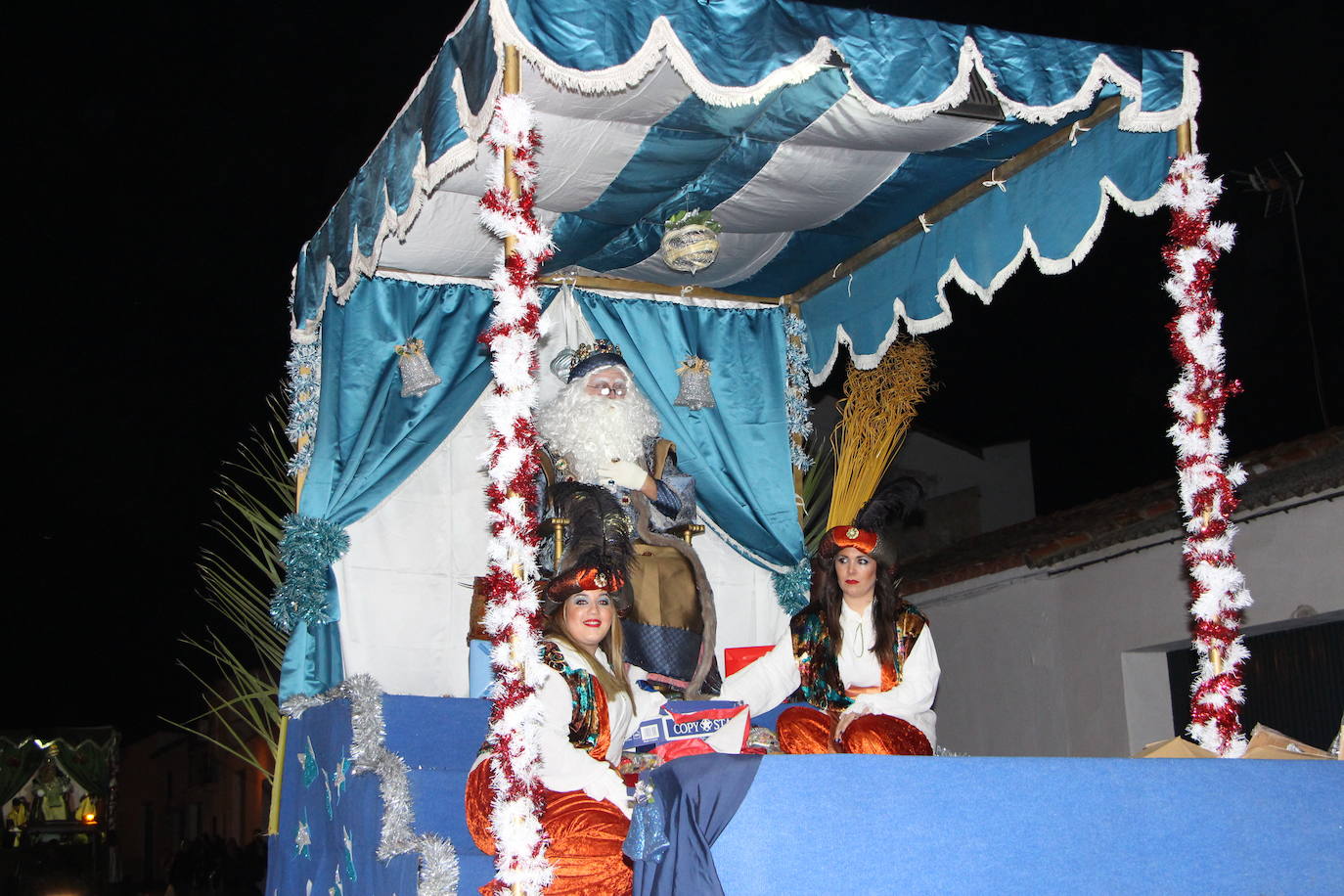 Carroza del Rey Melchor con sus pajes reales en la Cabalgata de Reyes del año pasado.