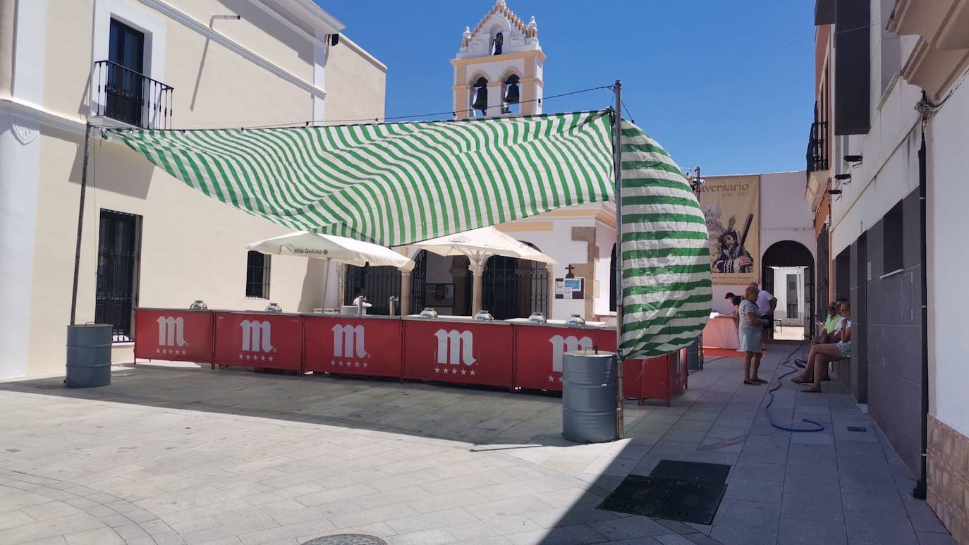 Barra preparada para el consumo delante de la iglesia de San Gregorio.
