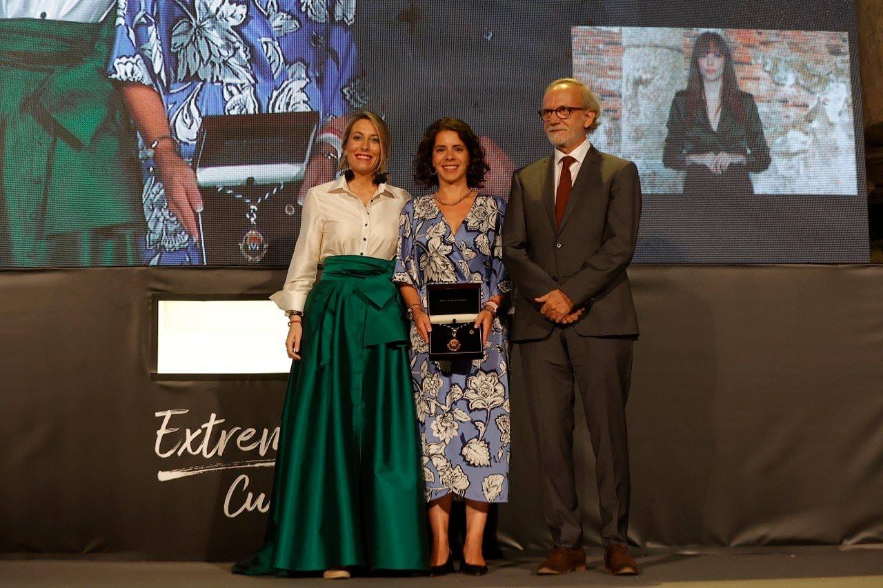 La Medalla de Extremadura al equipo investigador del Turuñuelo emociona a Guareña