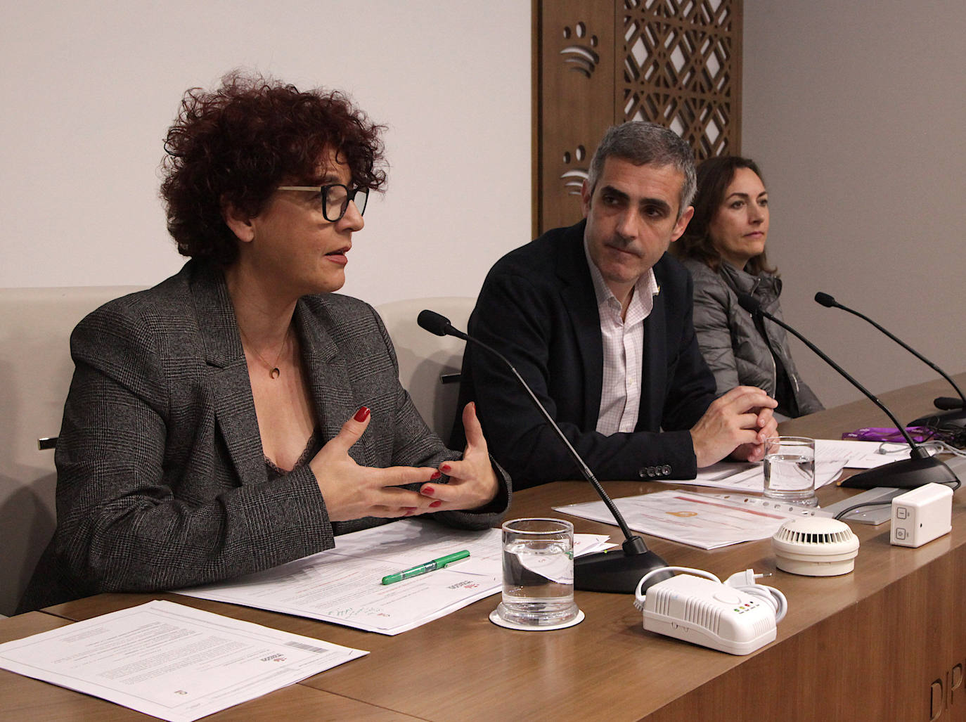 Momento de la intervención de la directora de bienestar social Emilia Parejo.
