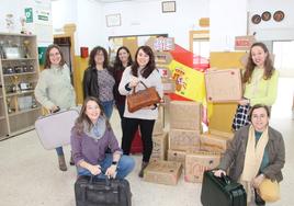 Foto de familia de las profesoras del IES Eugenio Frutos que han preparado una yincana sobre la migración.
