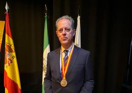Damián Retamar Rico recibiendo el premio en Marmolejo (Jaén).