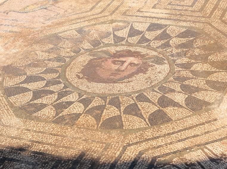 Gran mosaico de Medusa hallado en Huerta de Otero, en Mérida.