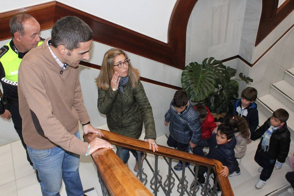Los niños de San Gregorio visitan el Ayuntamiento