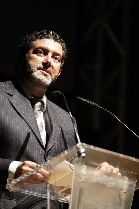 Julián Quirós recibe el Premio a la Trayectoria Periodística