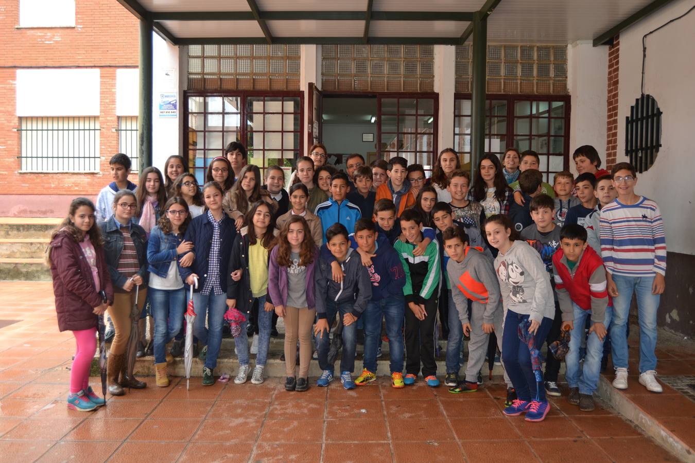 Medio centenar de alumnos de 6º Primaria del CEIP San Gregorio visitan el IES Eugenio Frutos