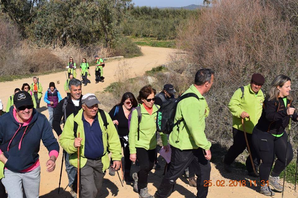 Los senderistas de Valdearenales invitan andar por los caminos que anduvo el poeta Chamizo