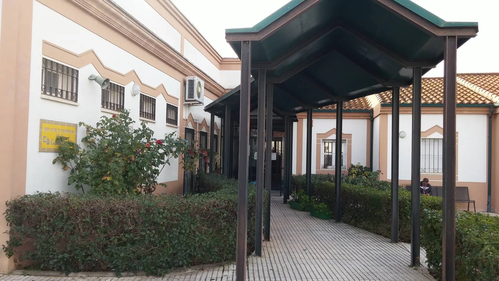 Entrada a la Residencia de Mayores de Guareña.