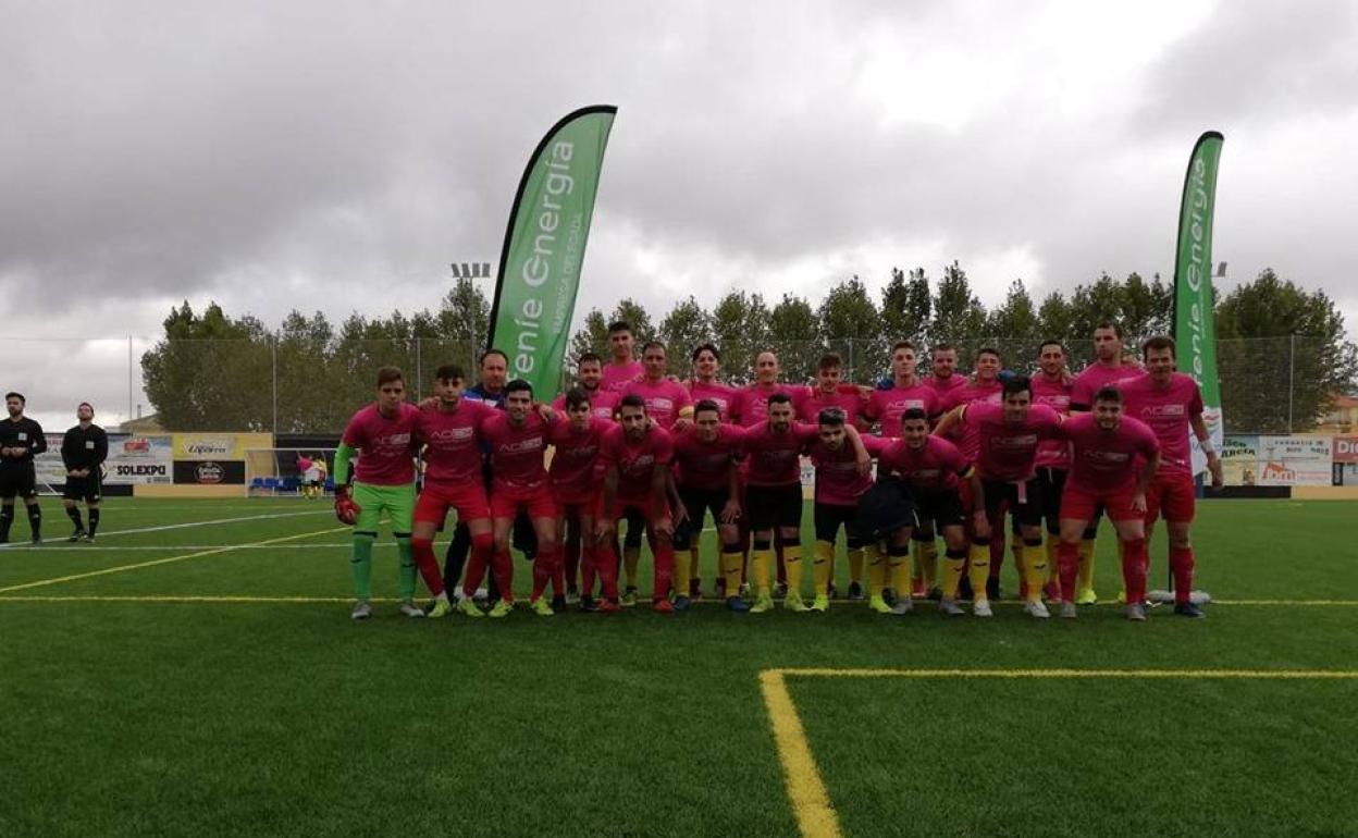 El derbi comarcal de fútbol, se tiñe de «rosa» en apoyo a la lucha contra el Cáncer de Mama