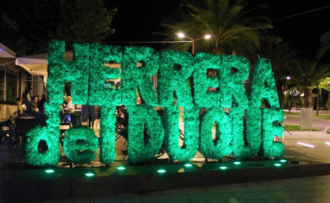 Herrera del Duque se tiñe de verde para conmemorar el «Día Mundial del Alzheimer»