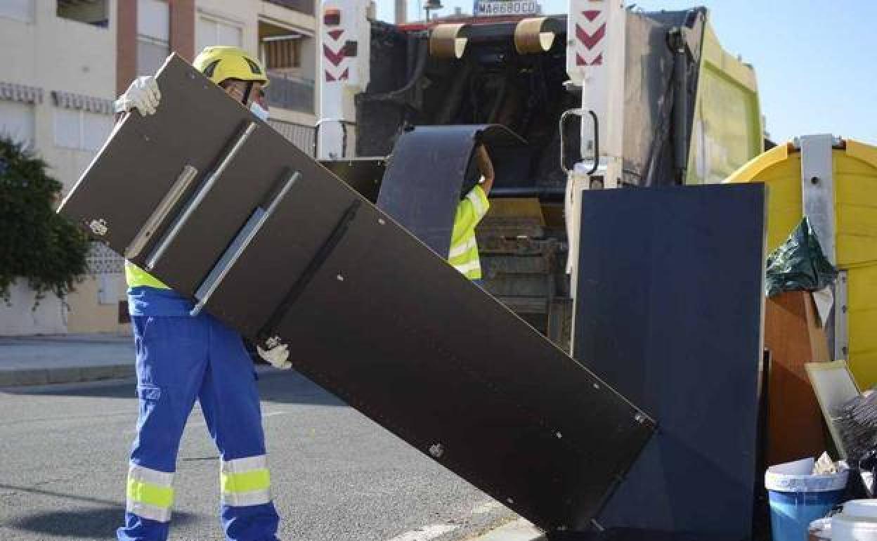 El 23 de agosto se realizará la recogida de enseres voluminosos en Herrera del Duque