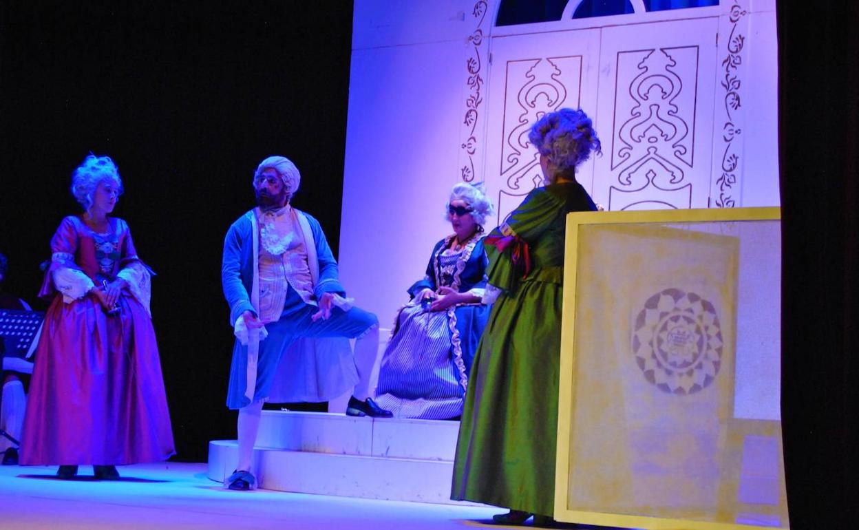 Extraordinaria puesta en escena de «El juego de los embustes» en Herrera del Duque