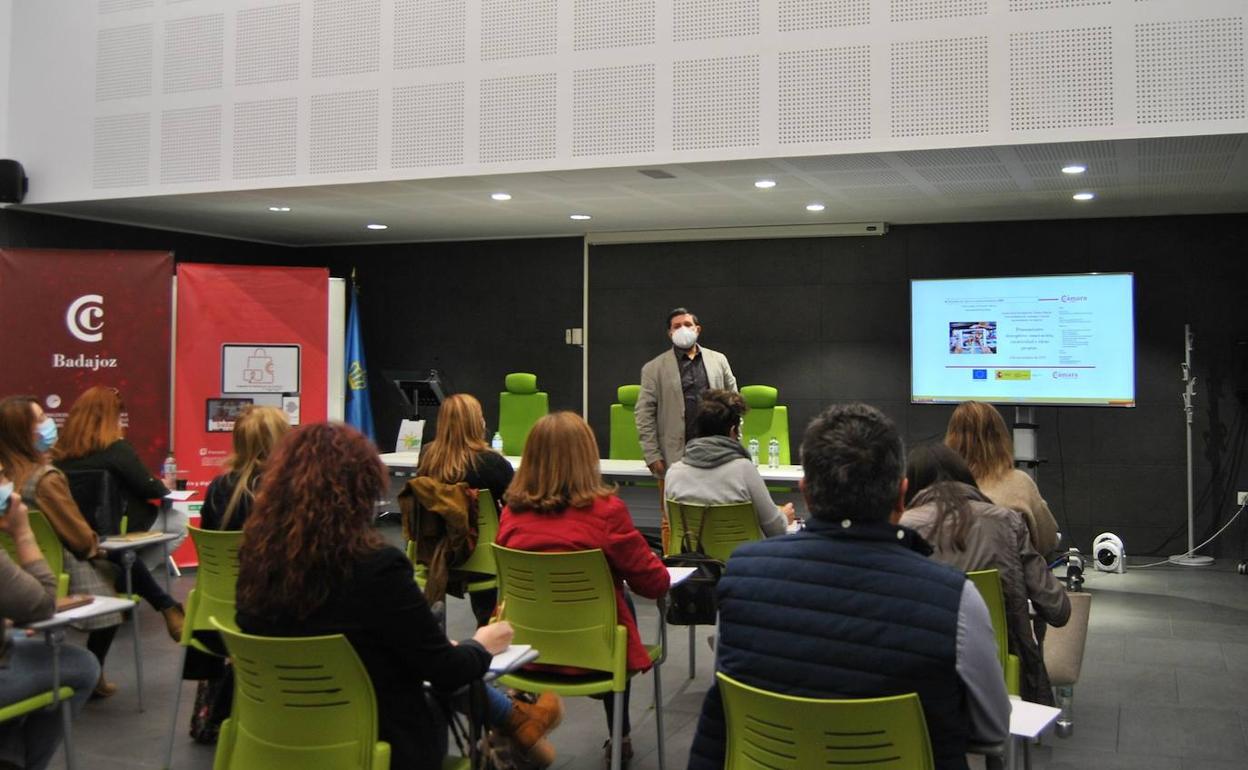 La Cámara de Comercio realiza una formación empresarial: Pensamiento disruptivo