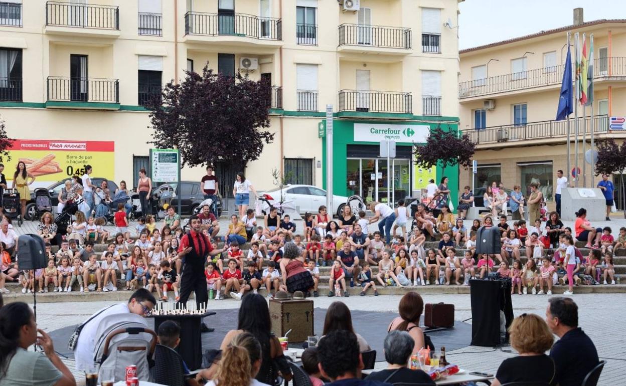 Circo en la calle en Herrera del Duque