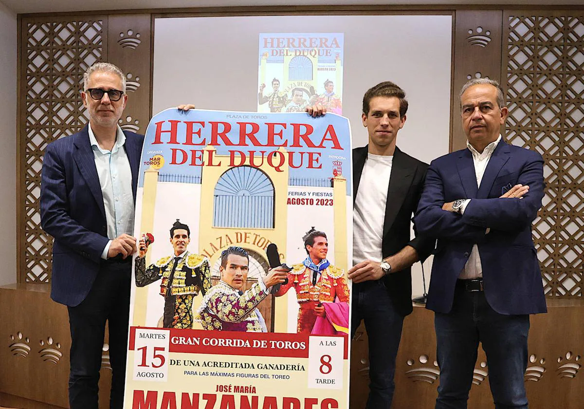 Saturnino Alcázar, Ginés Marín y Joaquín Domínguez presentando el cartel taurino