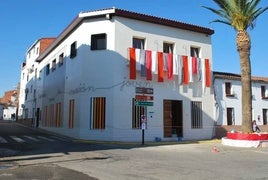 Fachada ECJ Herrera del Duque