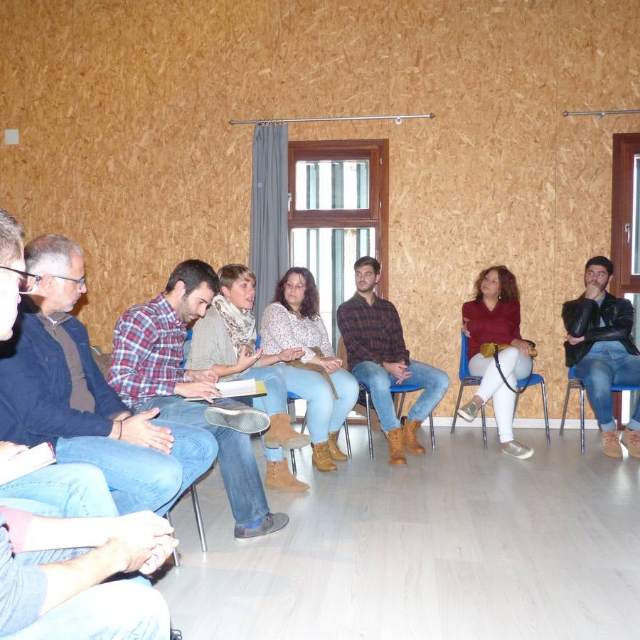 Felipe González, director del Instituto de la Juventud de Extremadura, visita Herrera del Duque