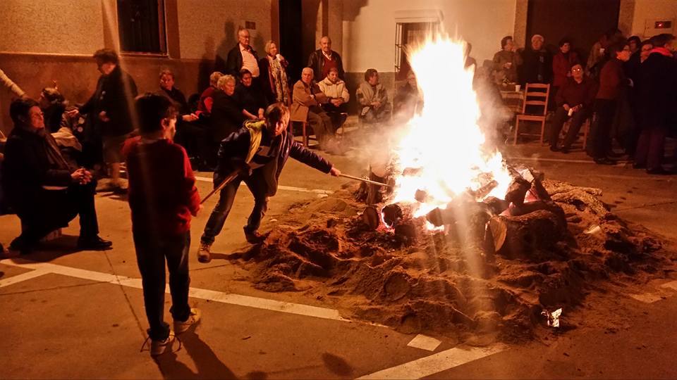 Santa Lucía, noche de luminarias en Herrera del Duque