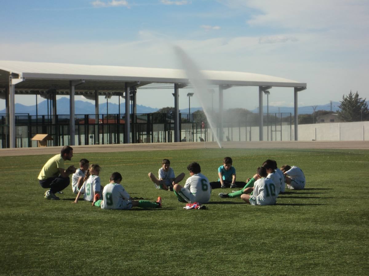 La nueva jornada deportiva enfrenta a los alevines de las Escuelas Deportivas Municipales contra el Miajadas