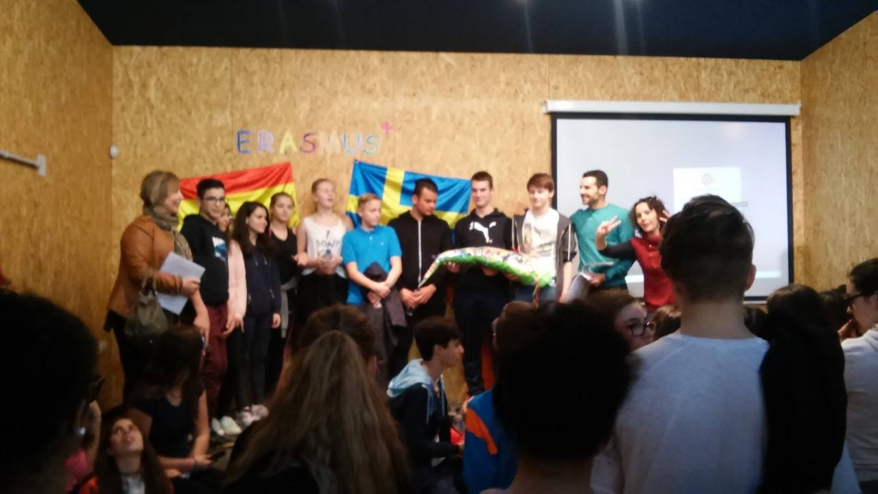 Veintitres alumnos suecos visitan el IES Benazaire para continuar con el programa “Let´s Walk Together”