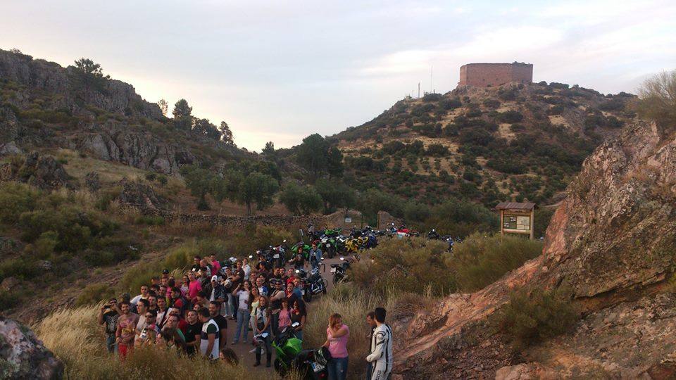 moteros en la visita al castillo el año pasado. 