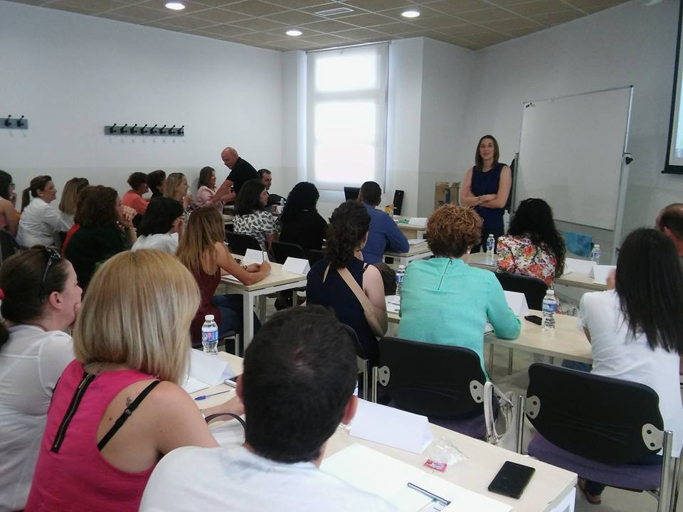 Treinta voluntarios realizan el primer curso de formación para el desarrollo de actividades en AOEX