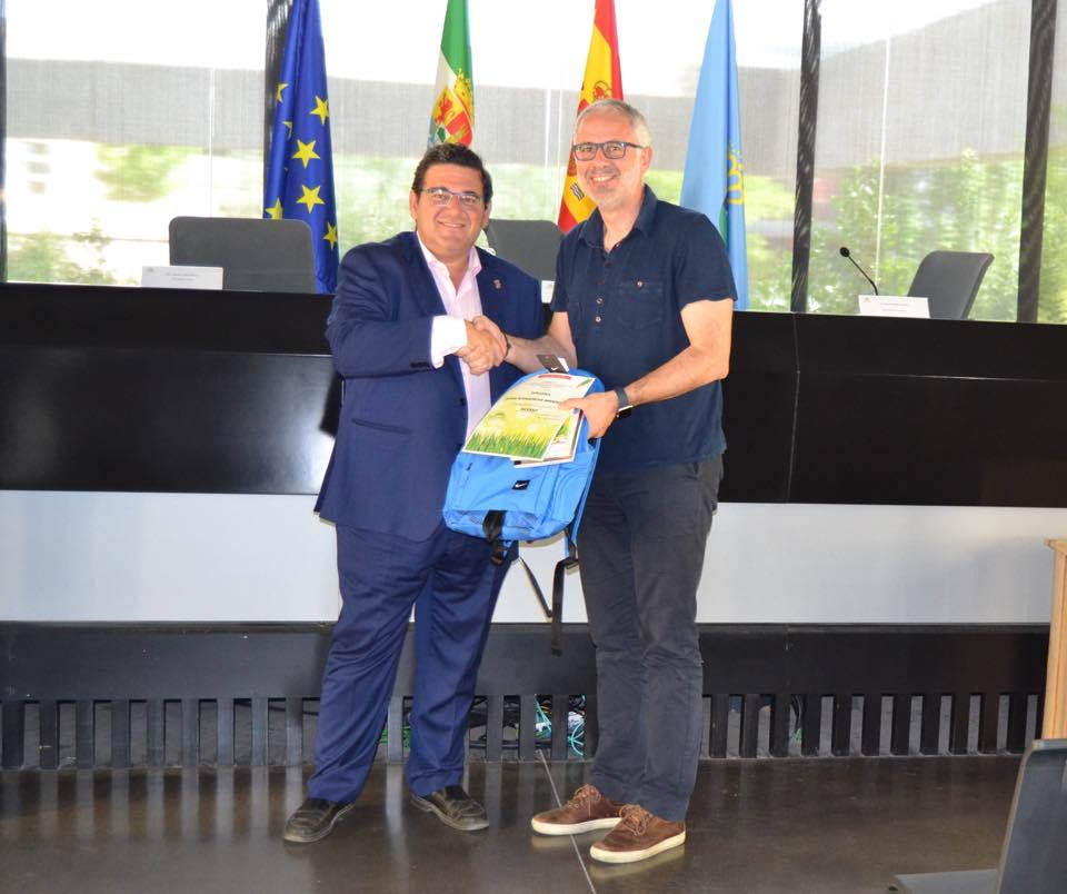 Alcázar y Díaz en la entrega de premios.