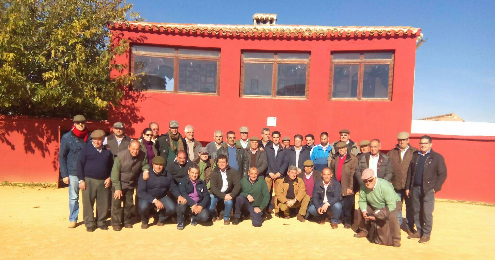 Socios Media Verónica en su visita.