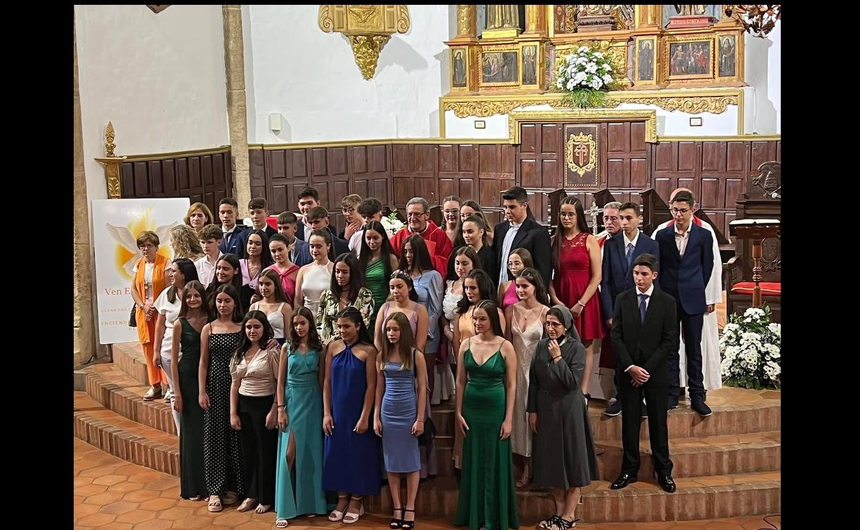 La Comunidad Parroquial de Hornachos cuenta con 34 nuevos jóvenes «confirmados en la fé»